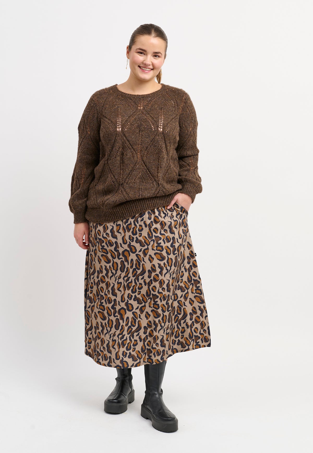 Adia ADDalah Knit Pullover 1700 Chocolate Brown