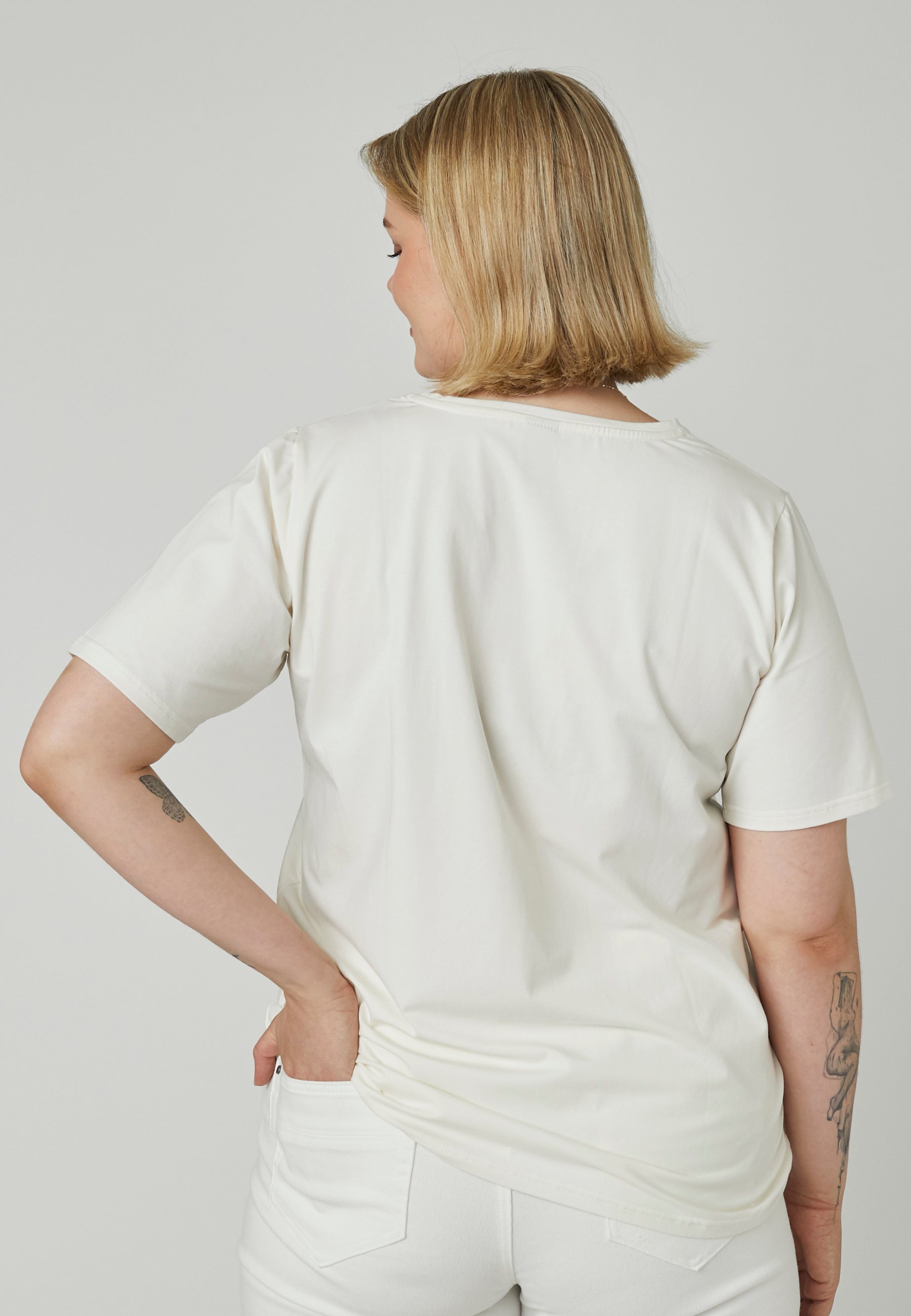 Adia ADGail T-Shirt 1000 OFF WHITE