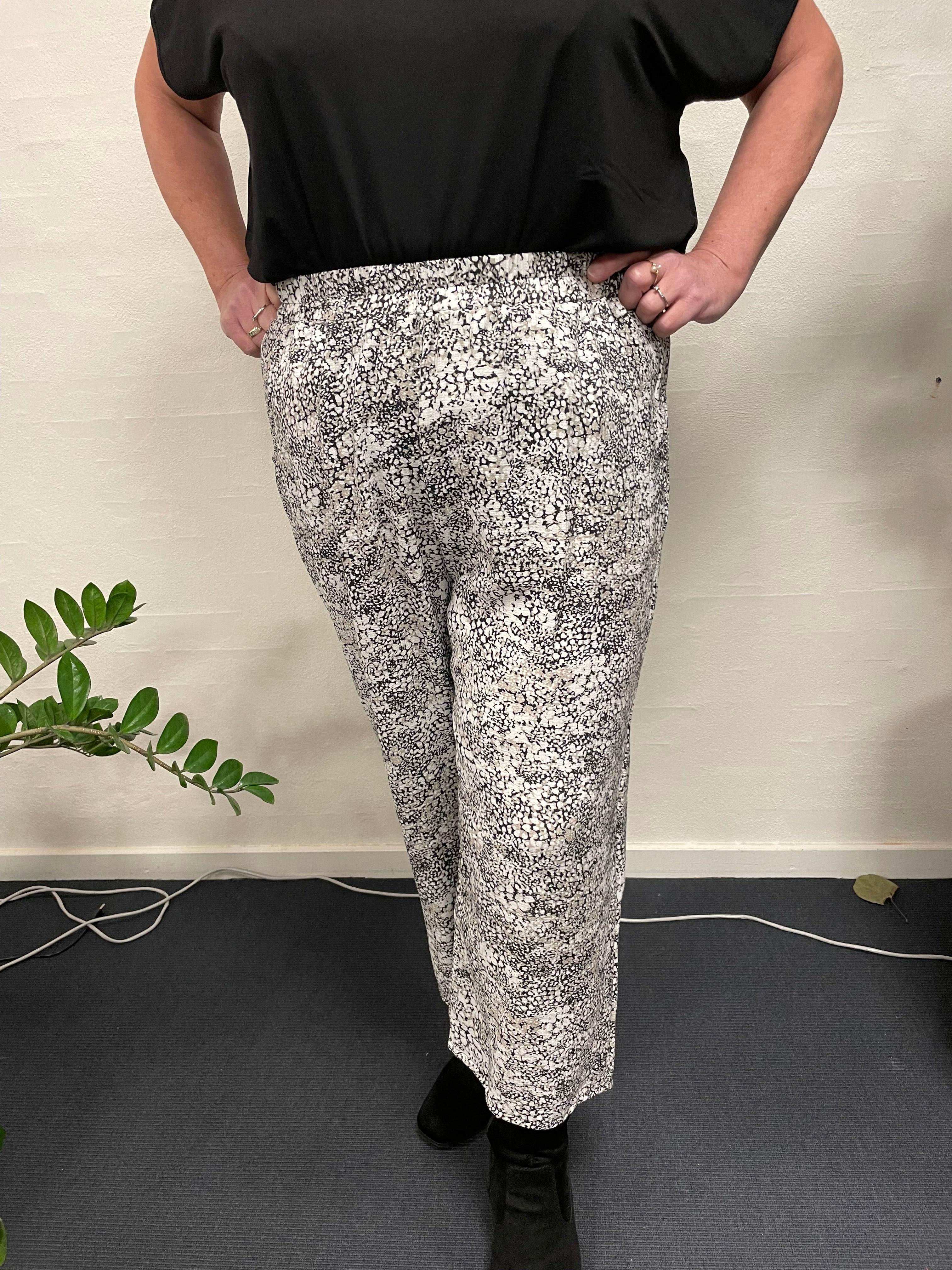 Pronto Woman Lis G Mønstret 3/4 Buks på person.