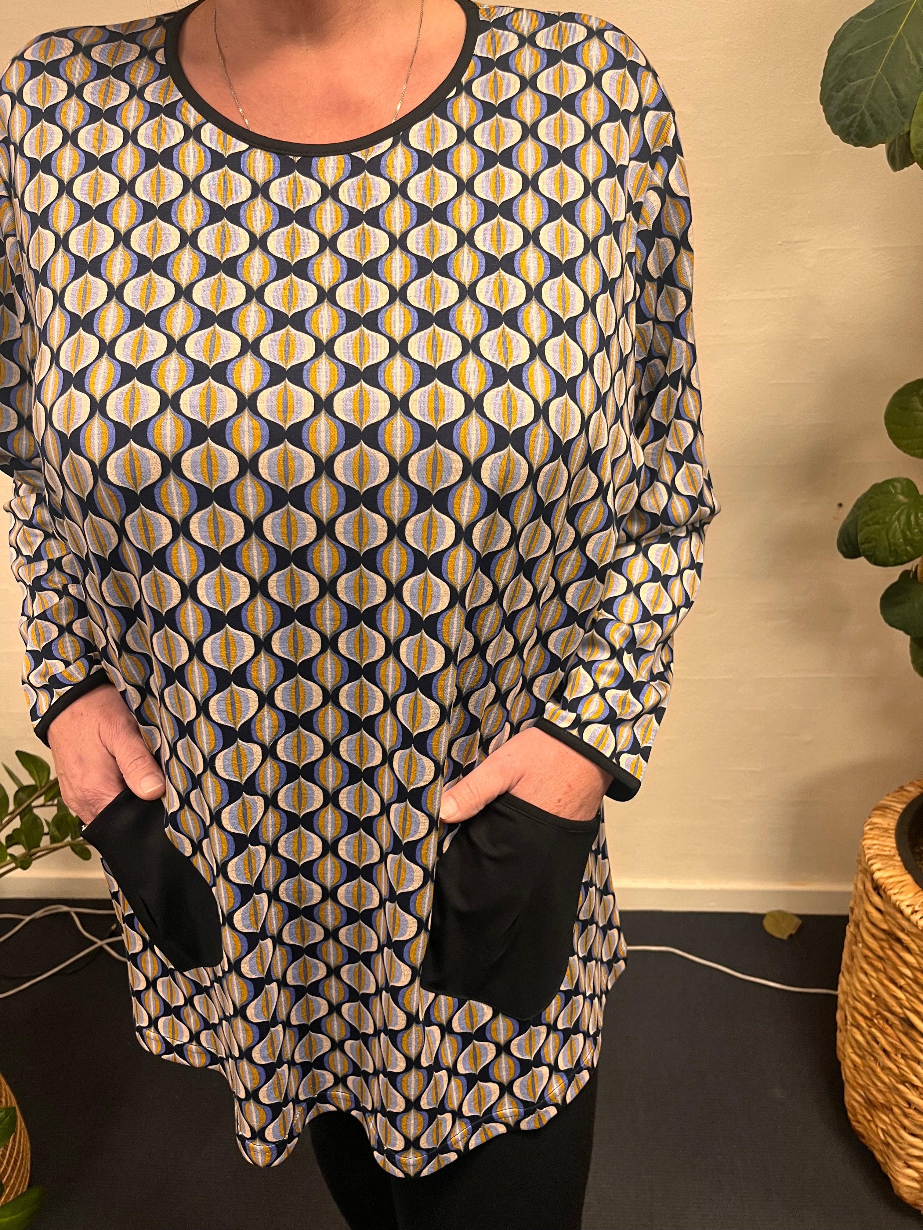 Pronto Woman - LisG bluse med lommer, moderne design, funktionel.