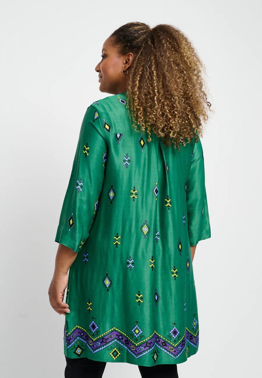 Pont Neuf Bana bluse, lang tunika med V-hals og ¾-ærmer.