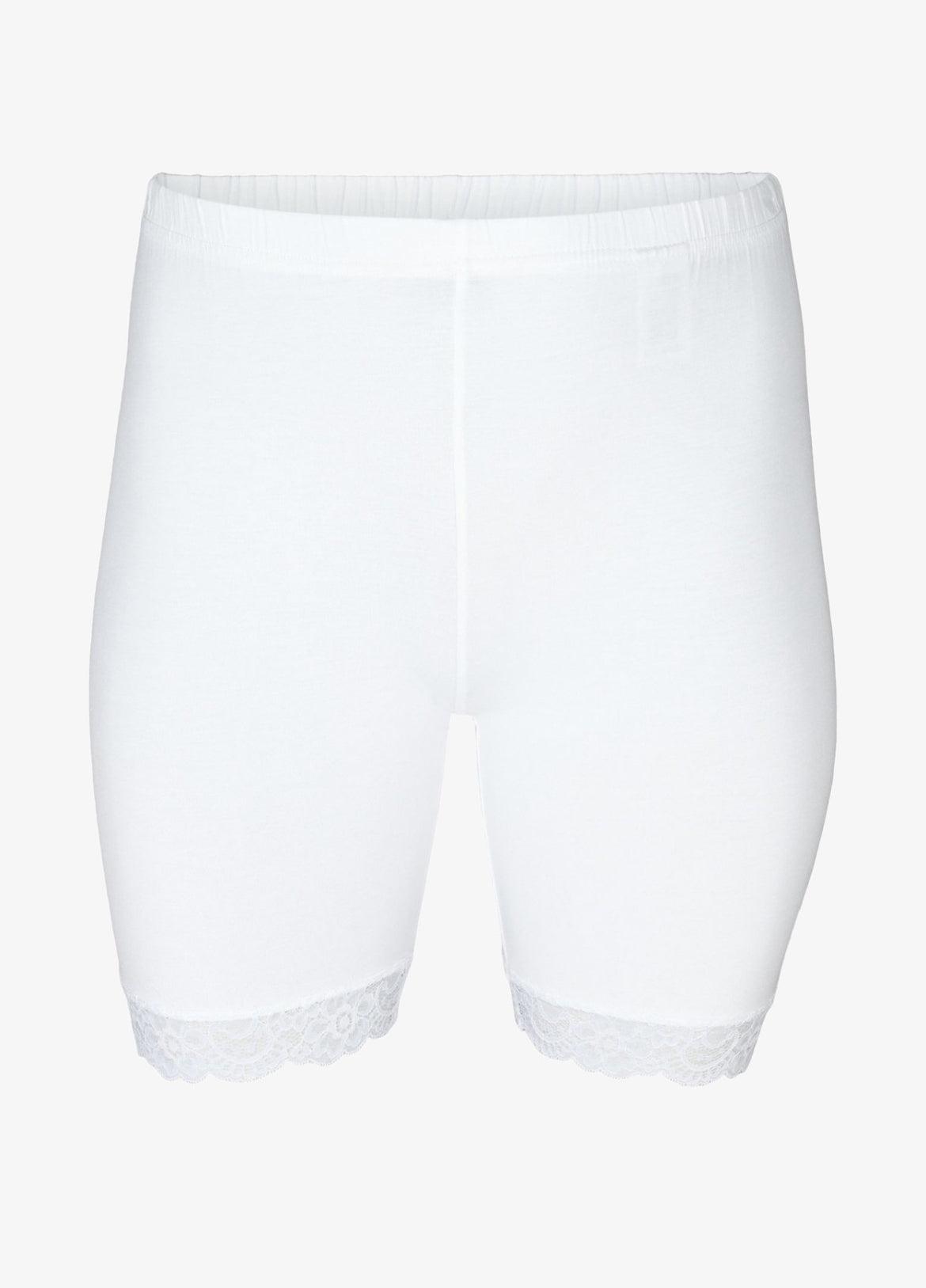 Zizzi gudetrusser/cykelshorts i hvid med blondekant.