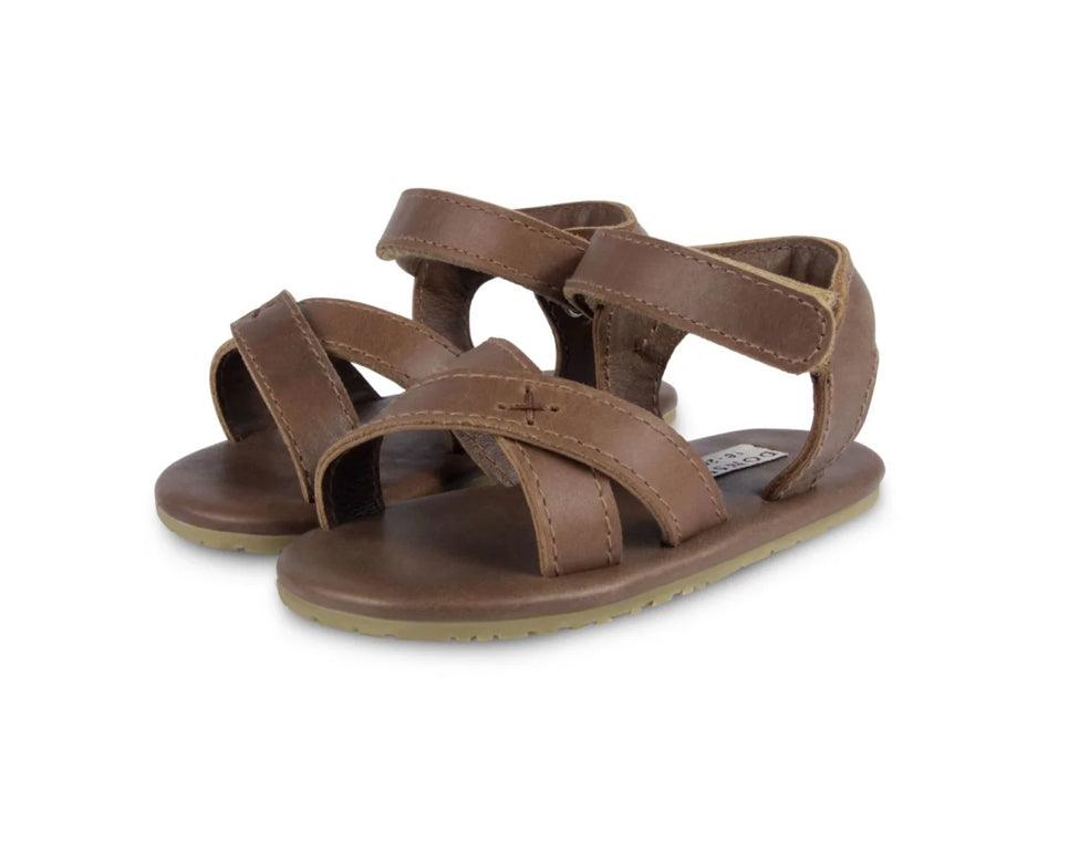 Donsje - Tobi sandal -49 i brun læder med stropper.