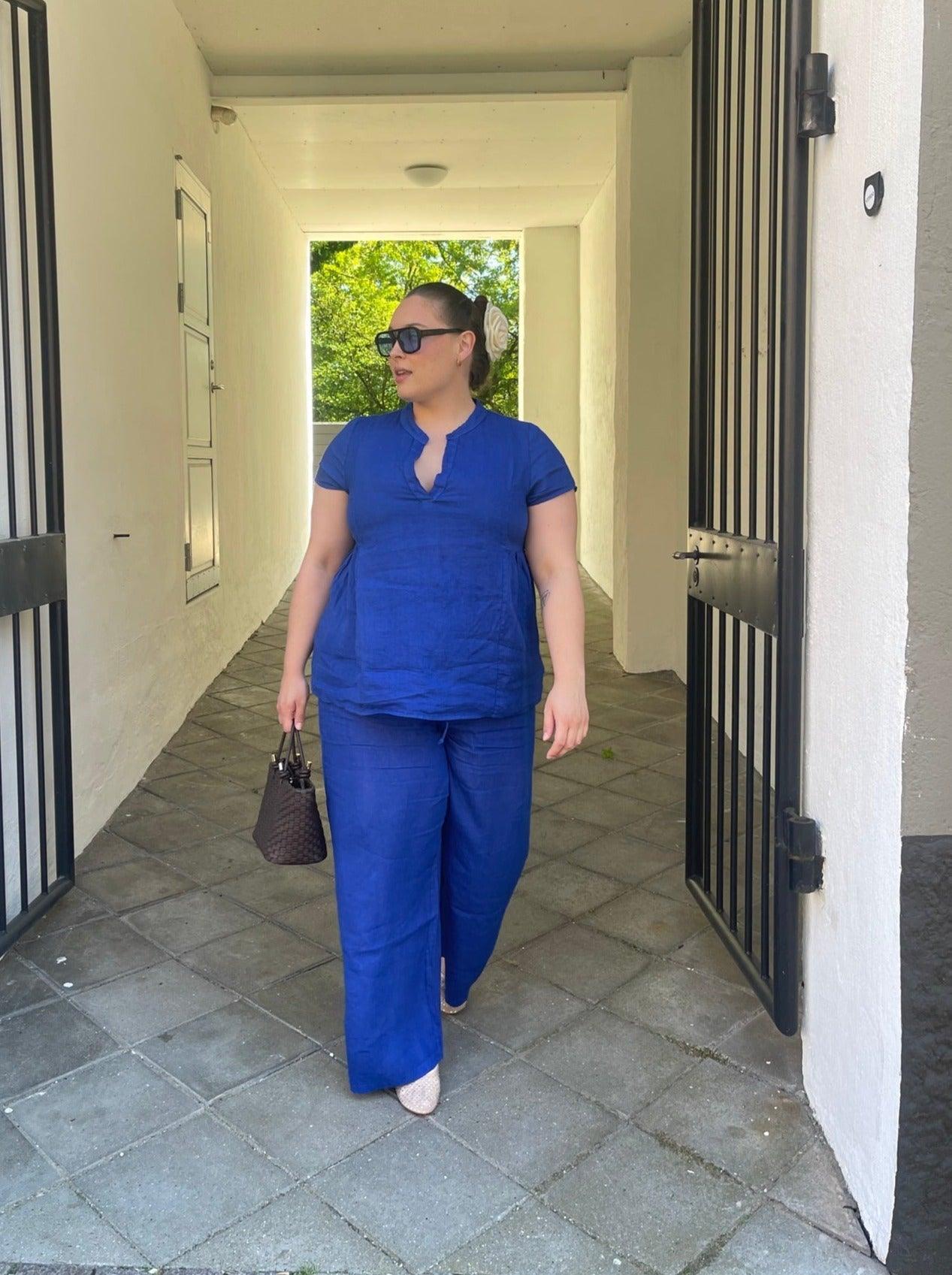 Maggy hørbluse i blå - Damernes Outlet