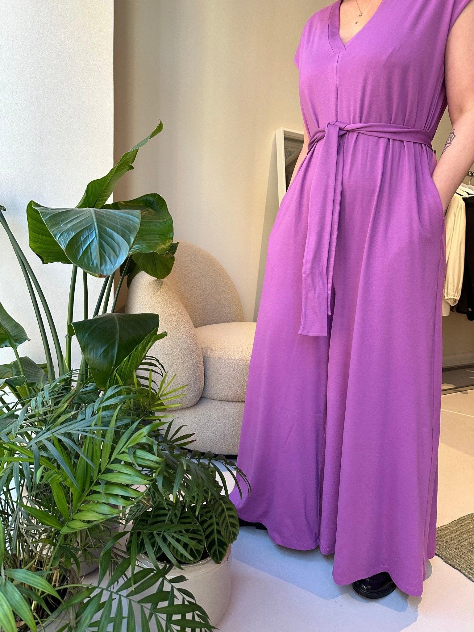 Sia buksedragt i syren jersey - Damernes Outlet