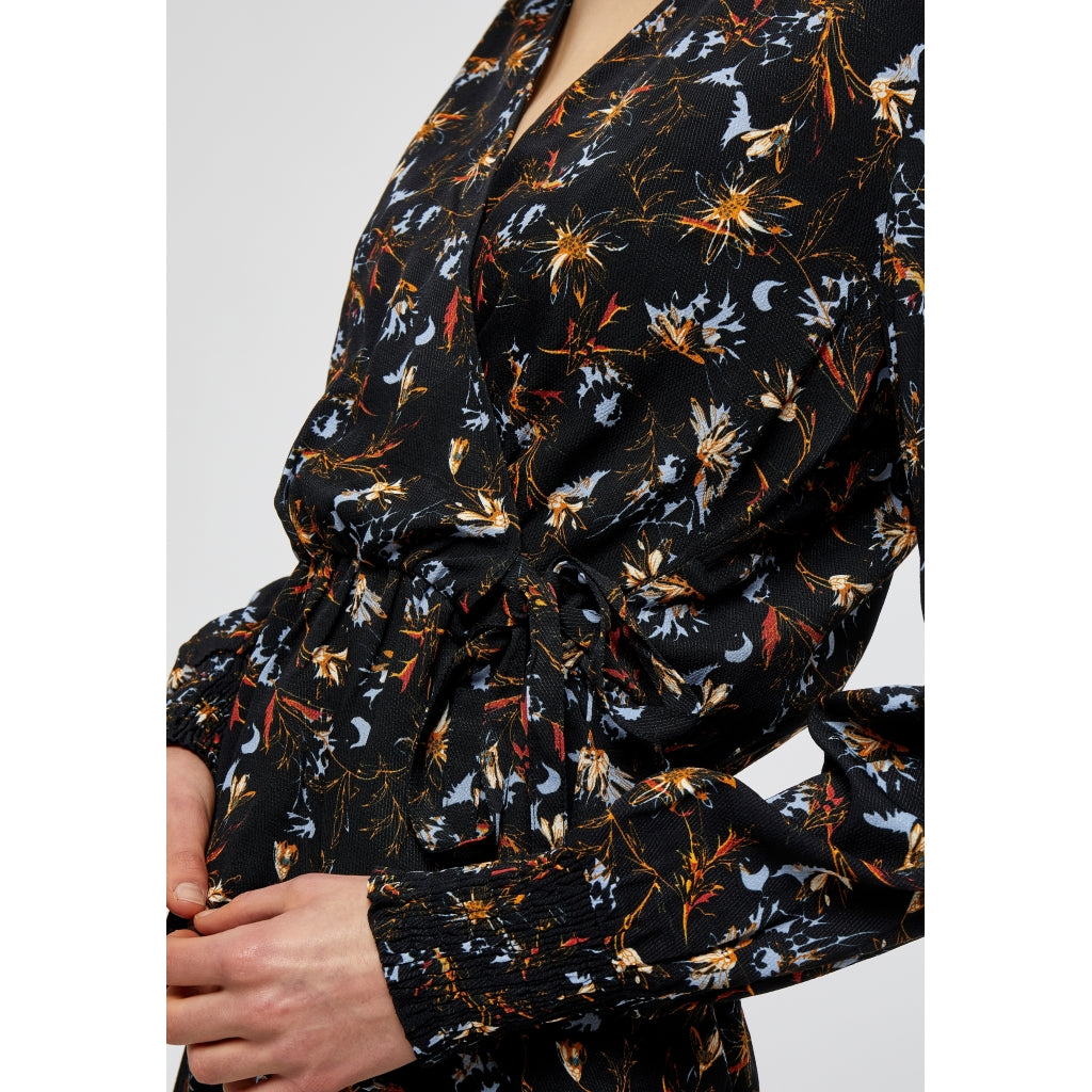 Minus Jessica wrap blouse Skjorter og bluser Graphic winter garden print