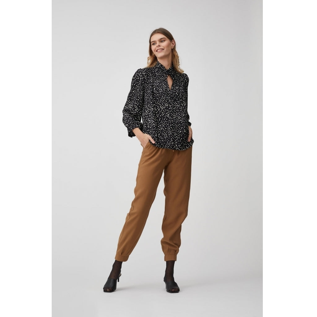 A-View Jill blouse Skjorter og bluser Black with white dots