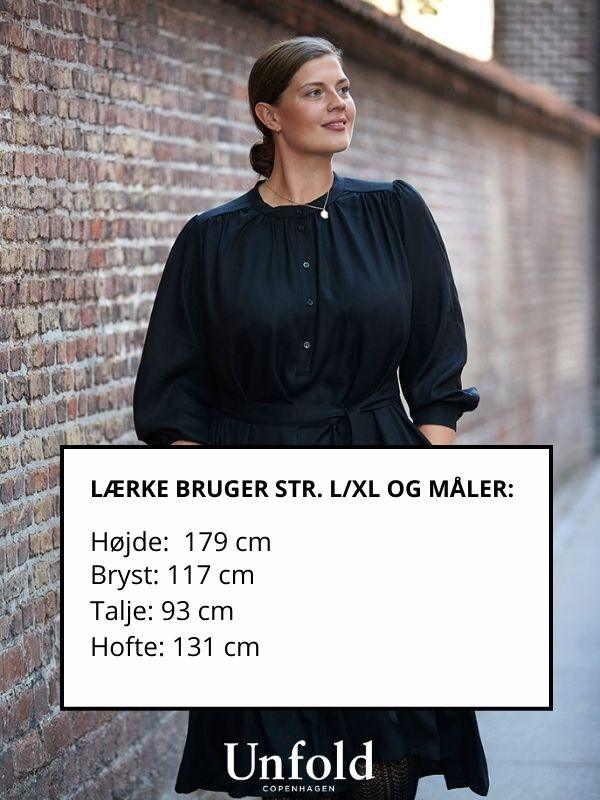 Mary vandfaldsbluse i sort - Damernes Outlet