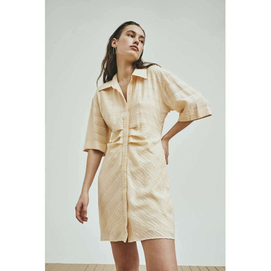 NORR Mira shirt dress Skjorter og bluser Champagne
