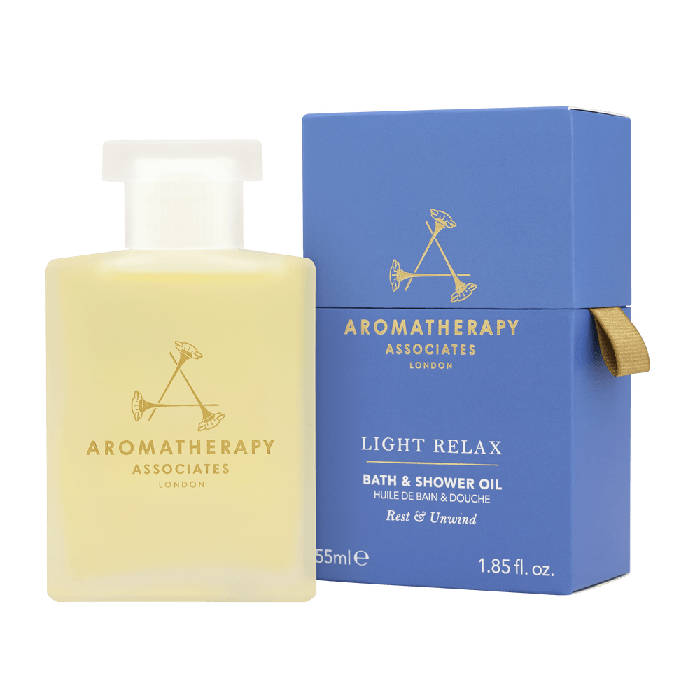 Aromatherapy Associates Light Relax bad- og bruseolie 55 ml flaske med æske.
