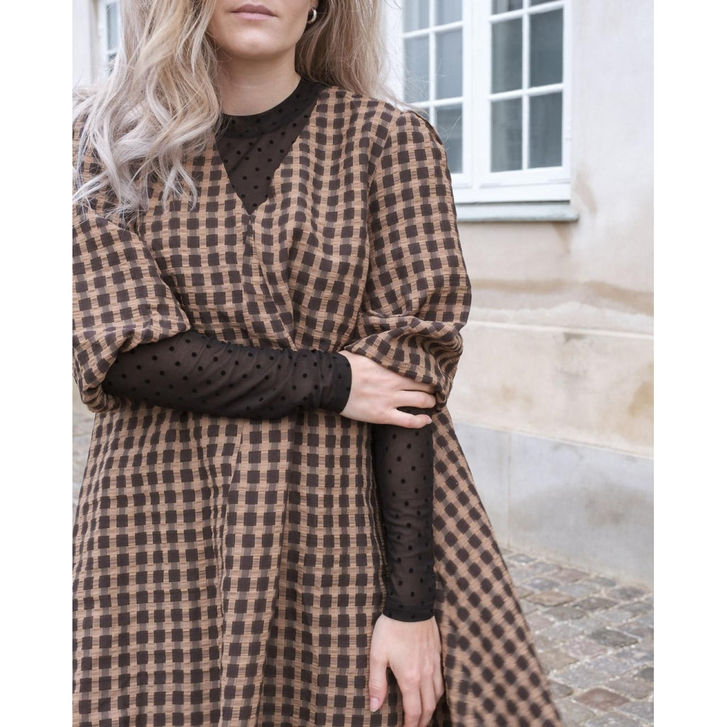 Neo Noir Tasia airy check dress Dress Camel