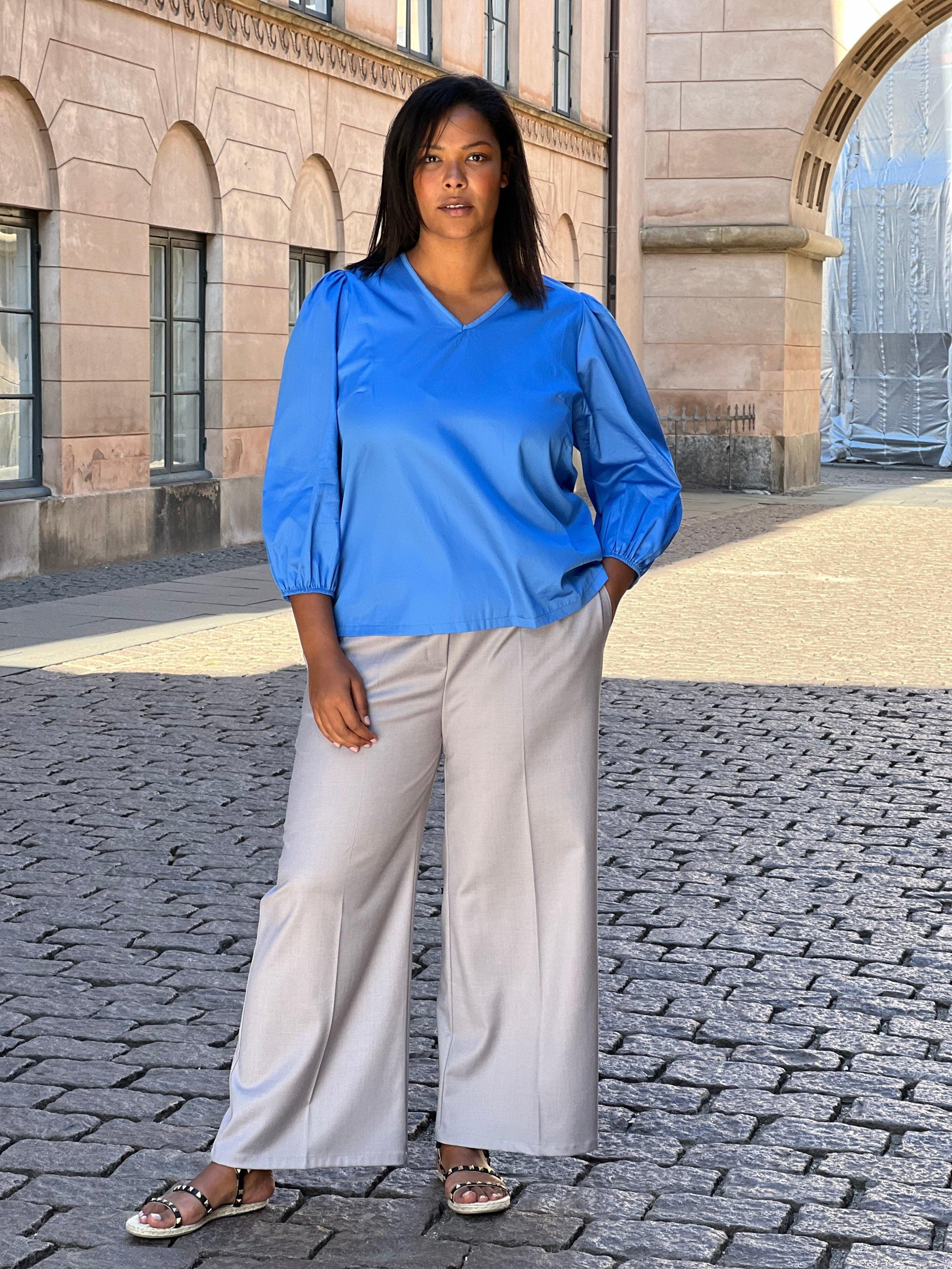 Mona bluse i lavendelblå - Damernes Outlet