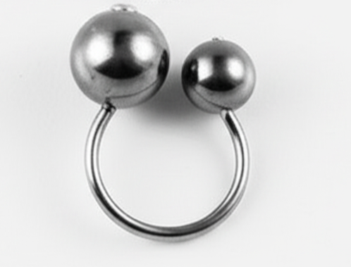 Dansk smykkekunst ring, håndlavet, stilfuldt mønster, model 1H1547-1.