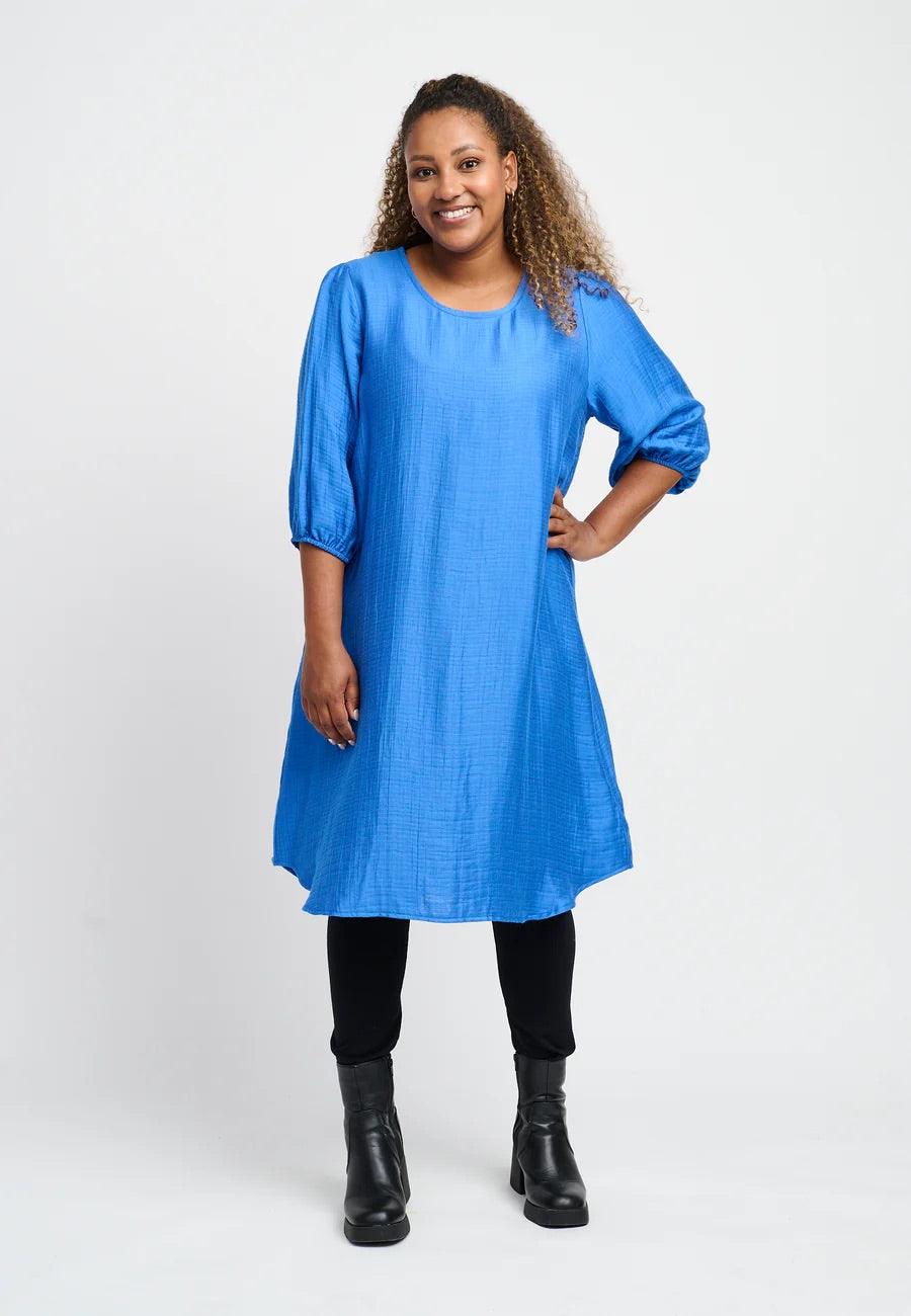 Pont Neuf yella dress med ¾-ærmer og A-formet pasform.
