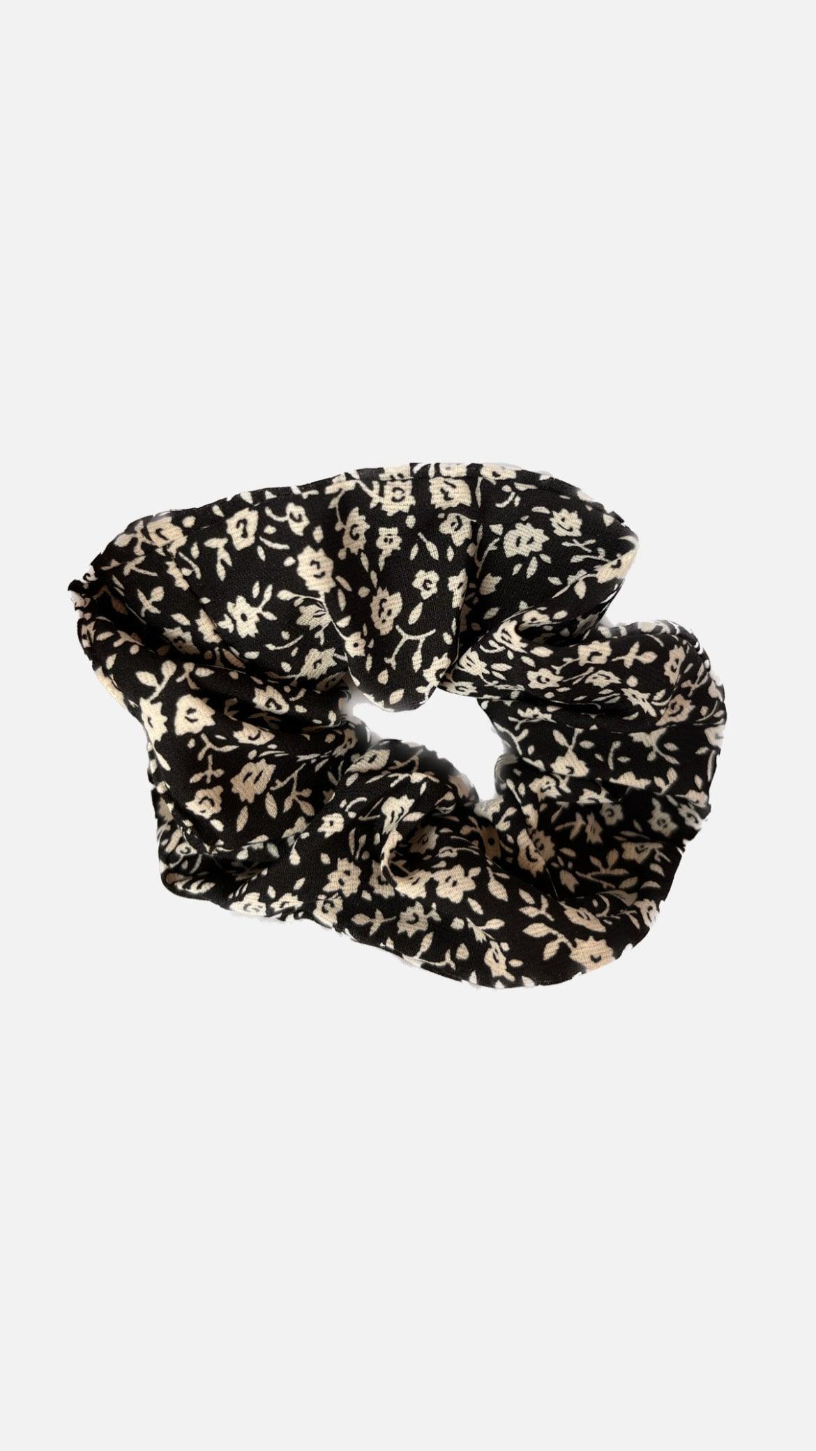 scrunchie sort med blomster - Damernes Outlet