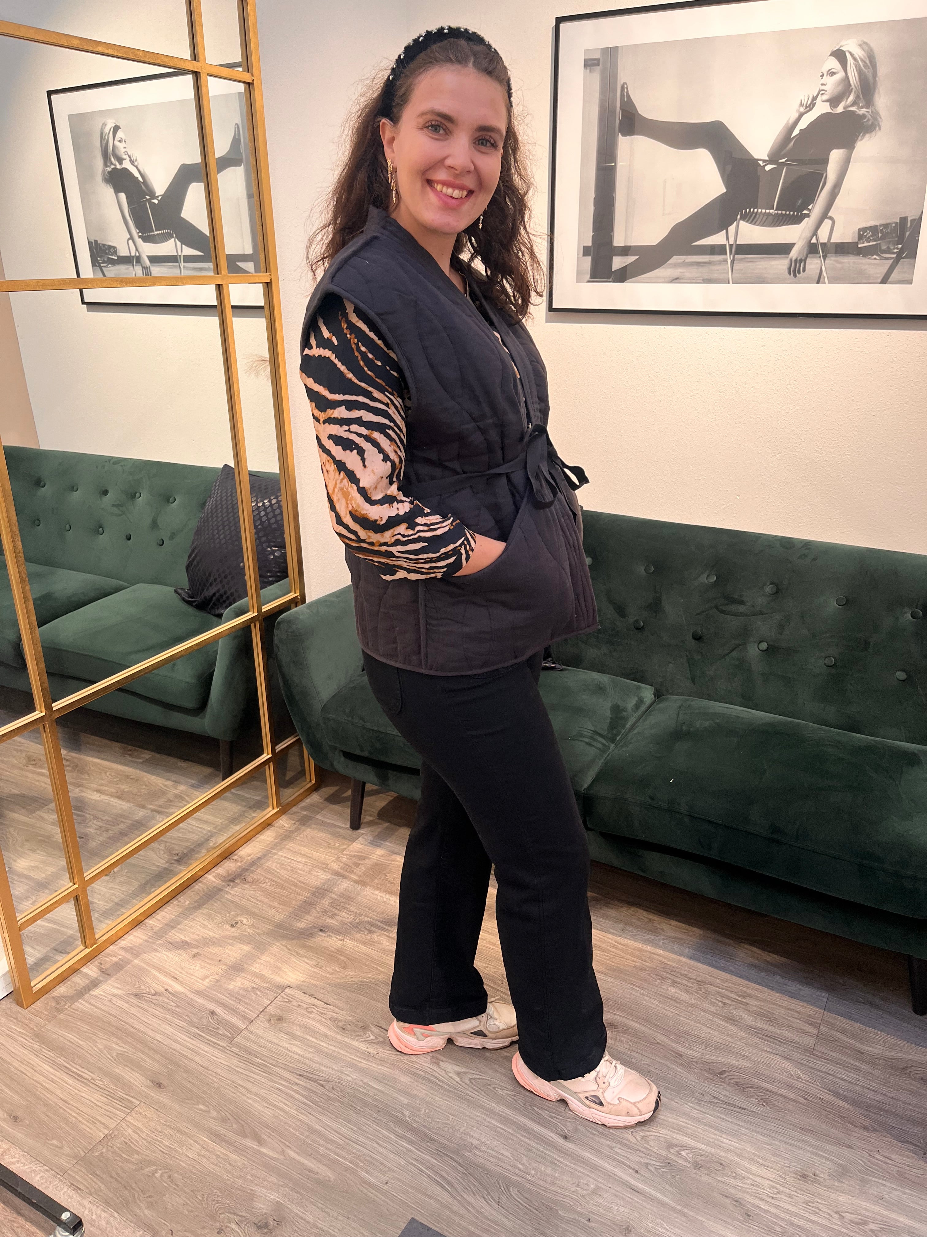 Femme Facon - GWEN QUILT WAISTCOAT i hør med bindebånd.