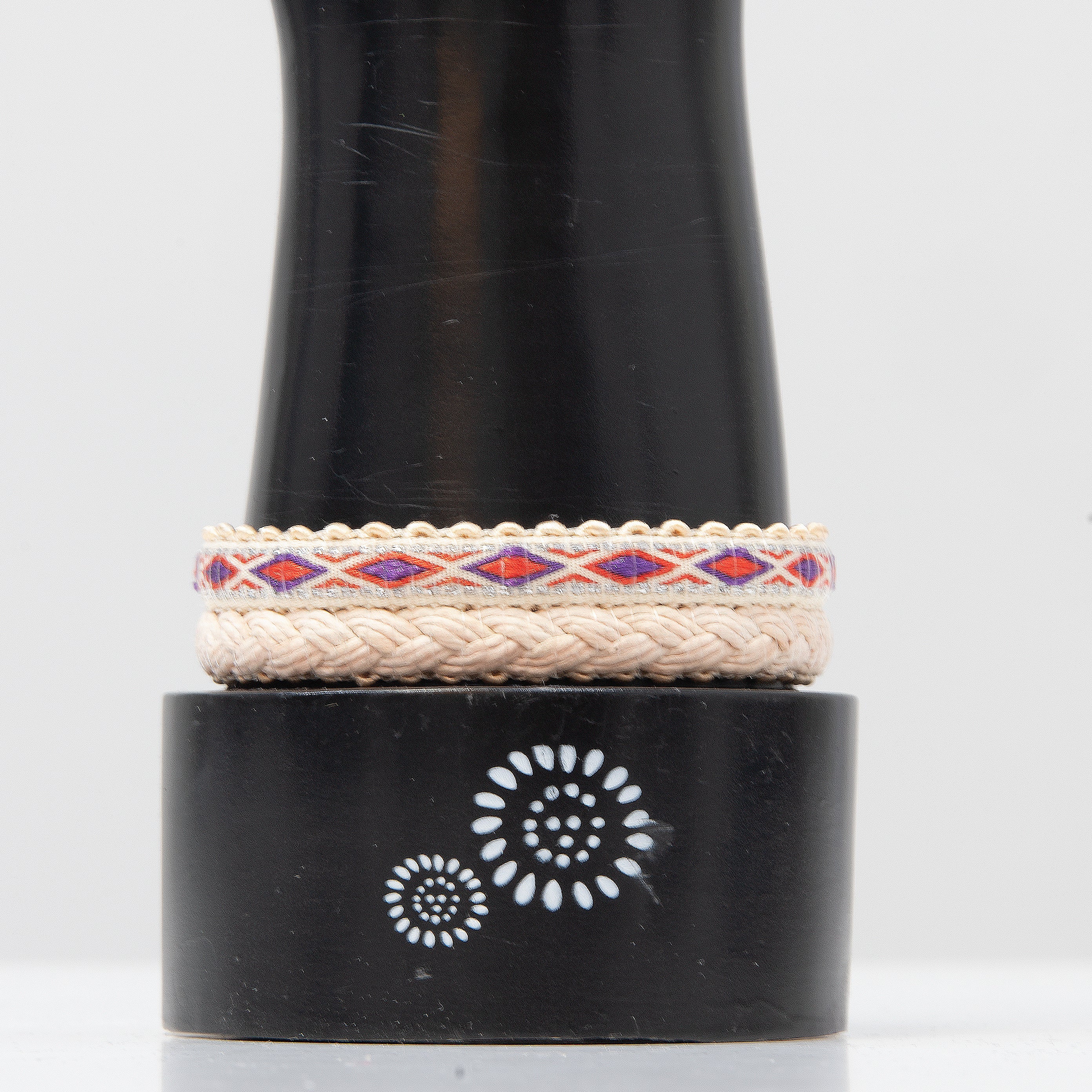 dansk smykkekunst armbånd - 7C5224, håndlavet og justerbart design