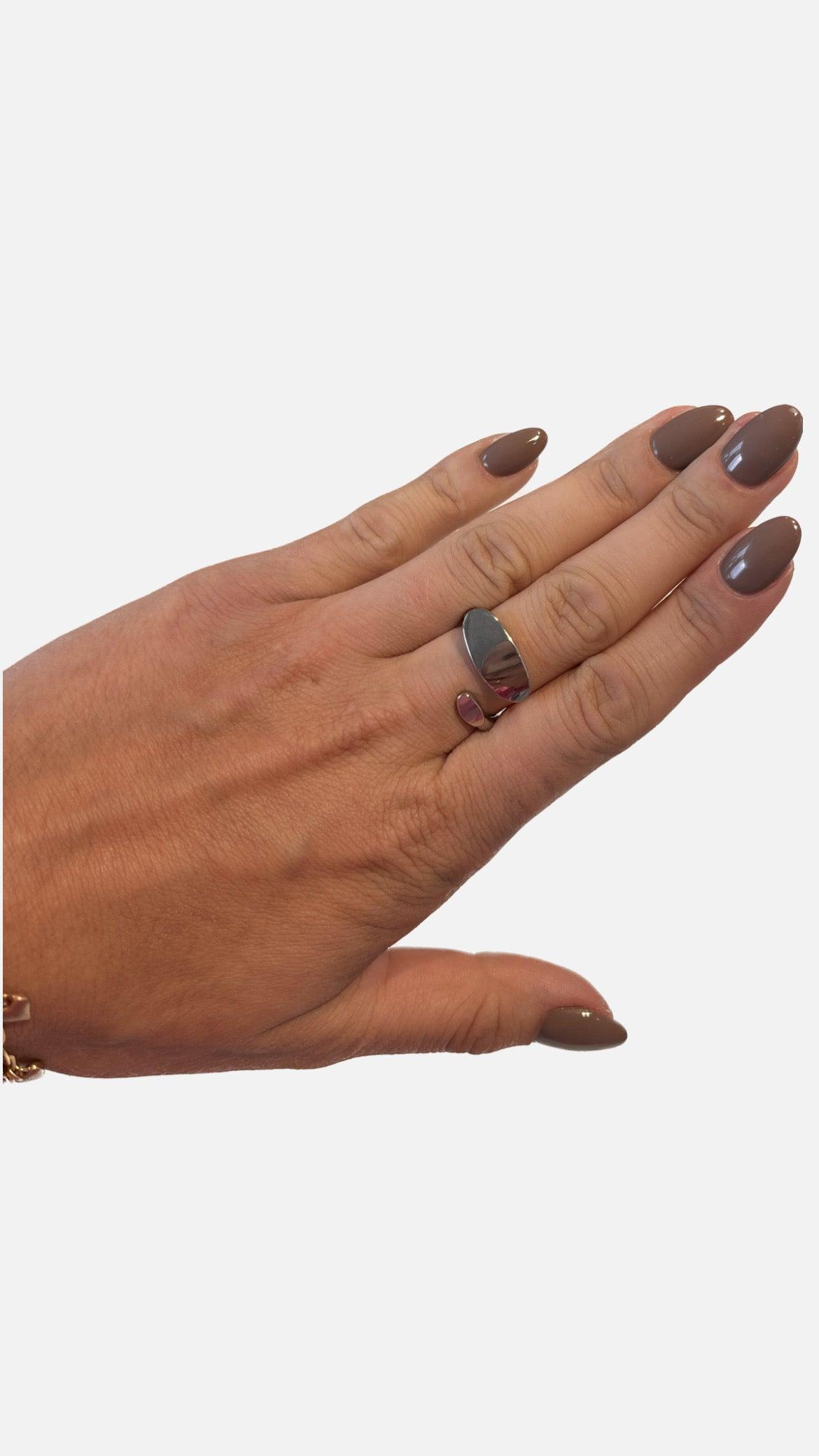 Kopi Dansk smykkekunst - ringe- 1A1025 på en finger.