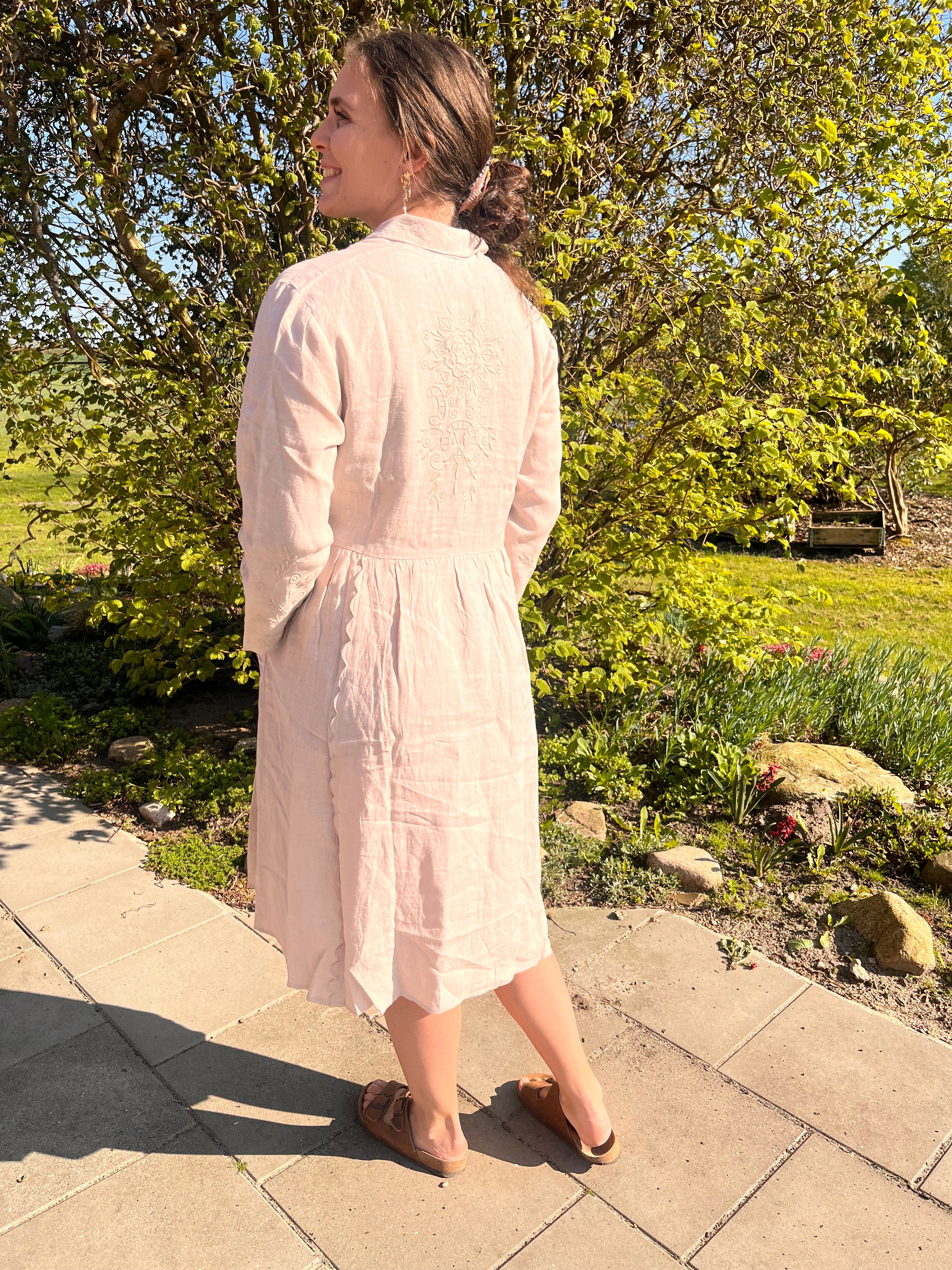 Femme Facon - GEORGIANA CARDIGAN DRESS -09, elegant hørkjole.