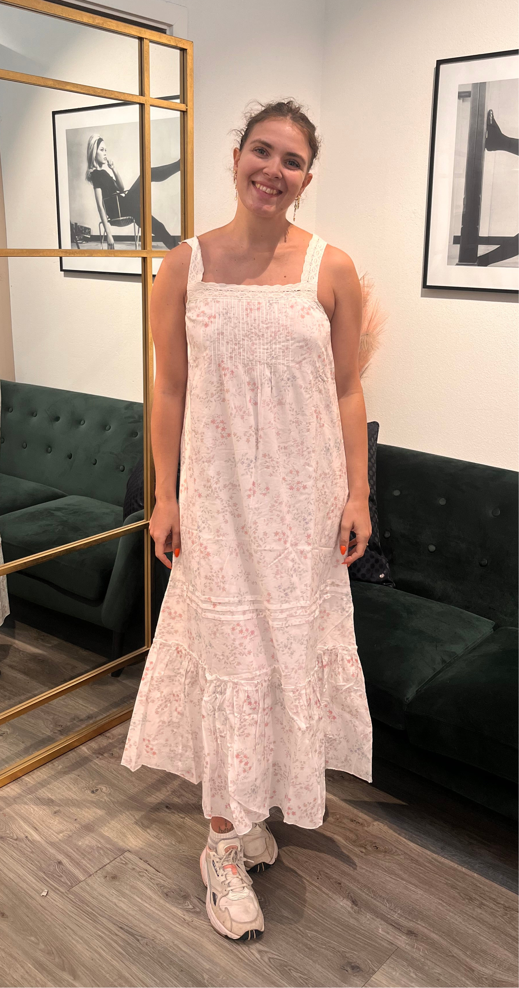 Femme Facon Sanna kjole med blomsterprint.