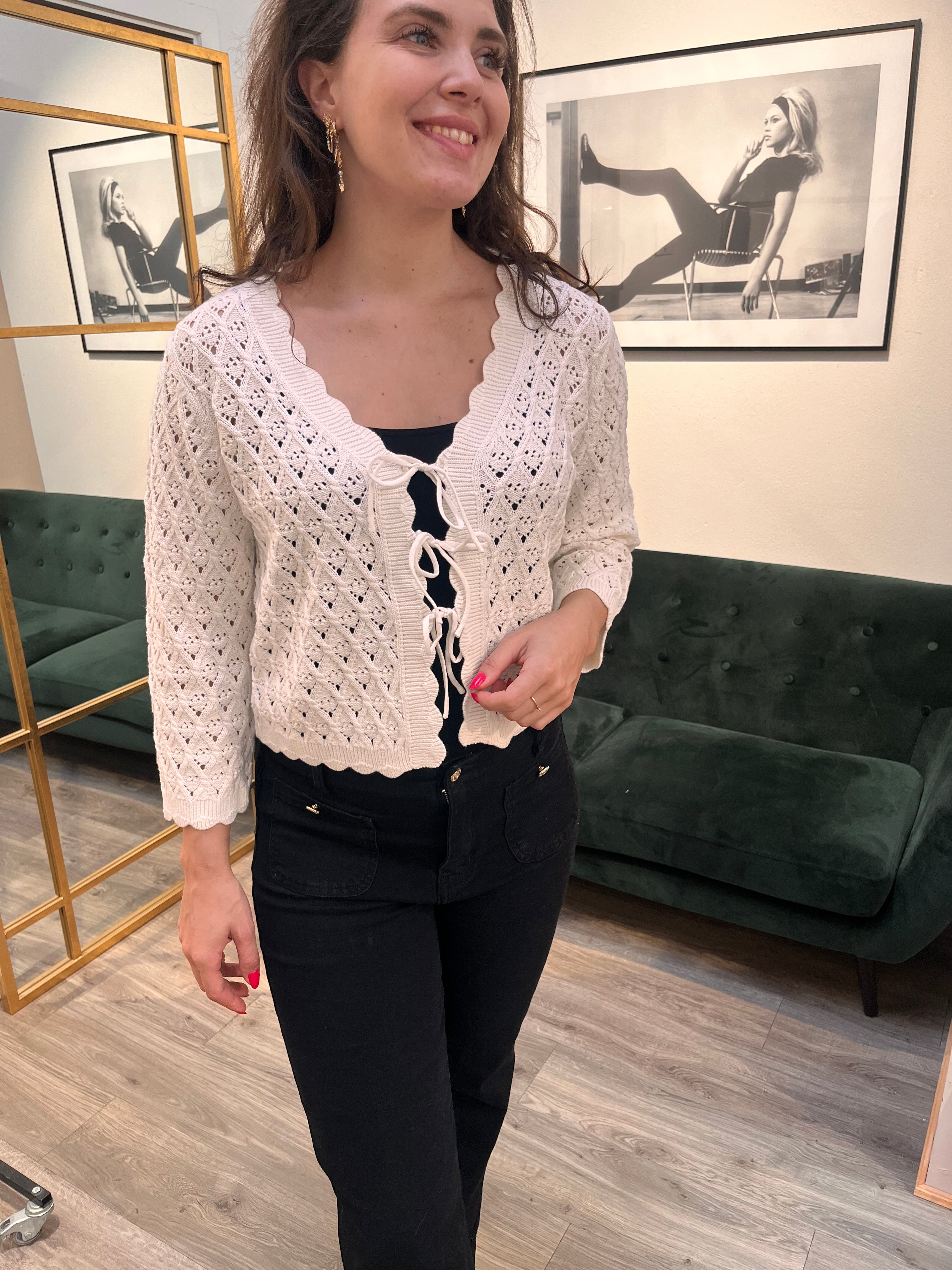 Femme Facon - VITA cardigan med kammuslingkant i økologisk bomuld.