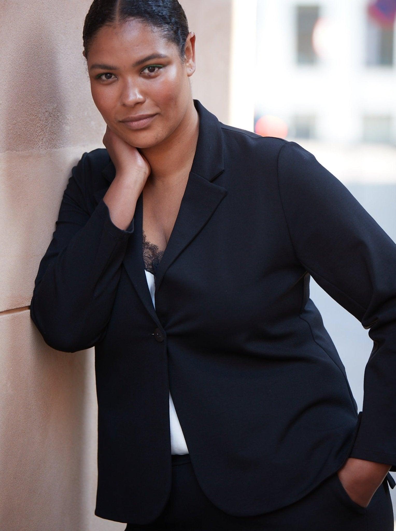 Carrie blazer i sort jersey - Damernes Outlet