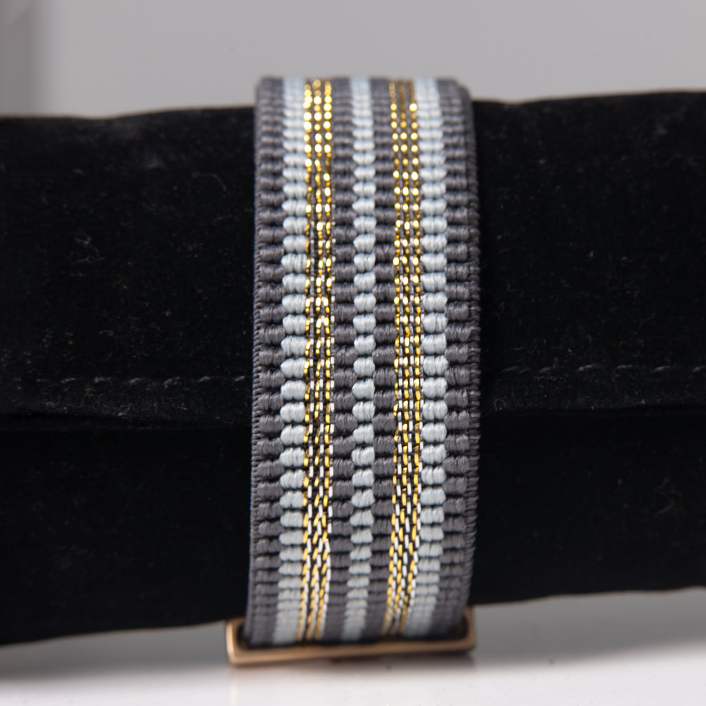 Dansk Smykkekunst - Armbånd 7C5221, elegant og justerbart.