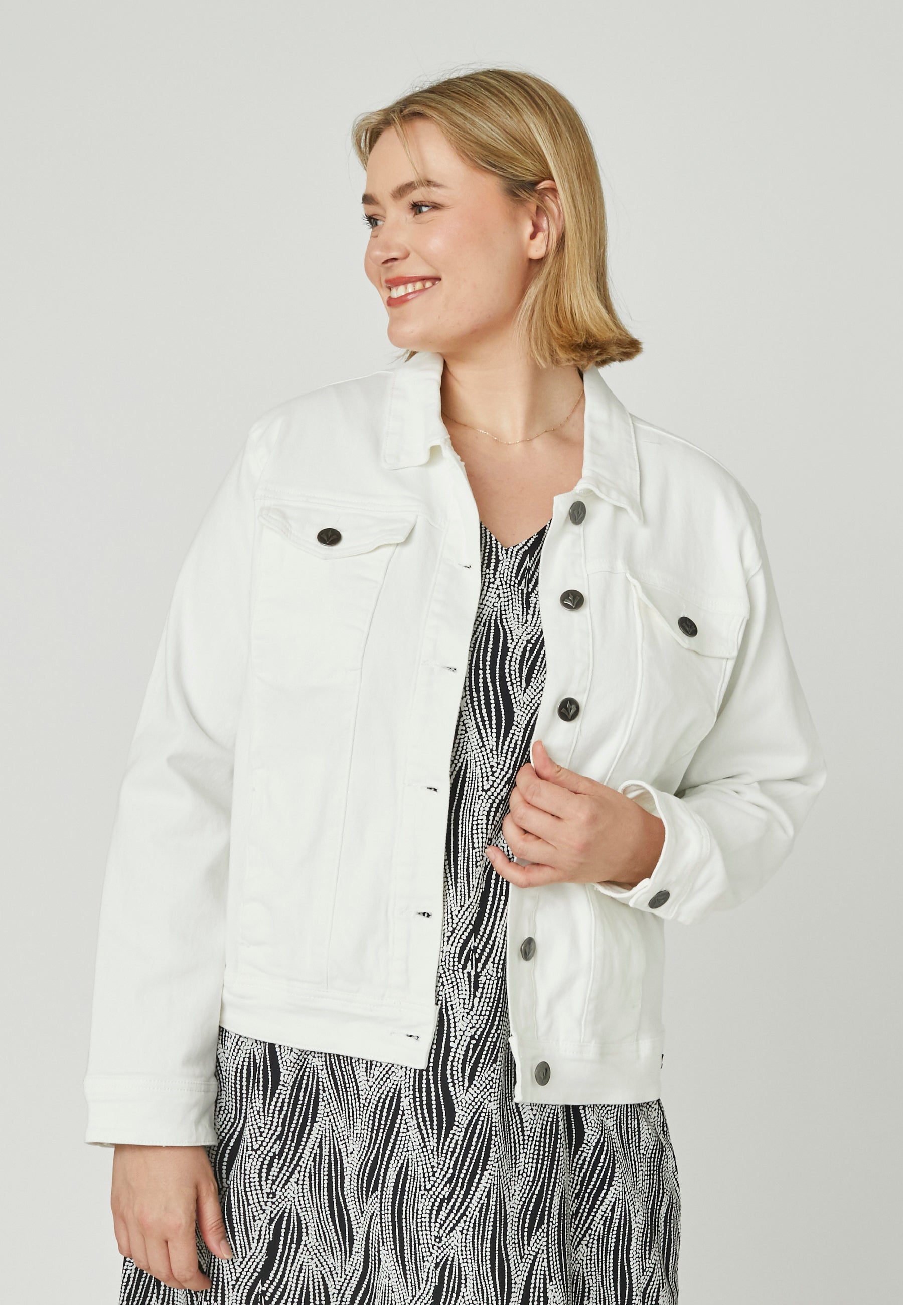 Adia ADComo Jakker 4101 White