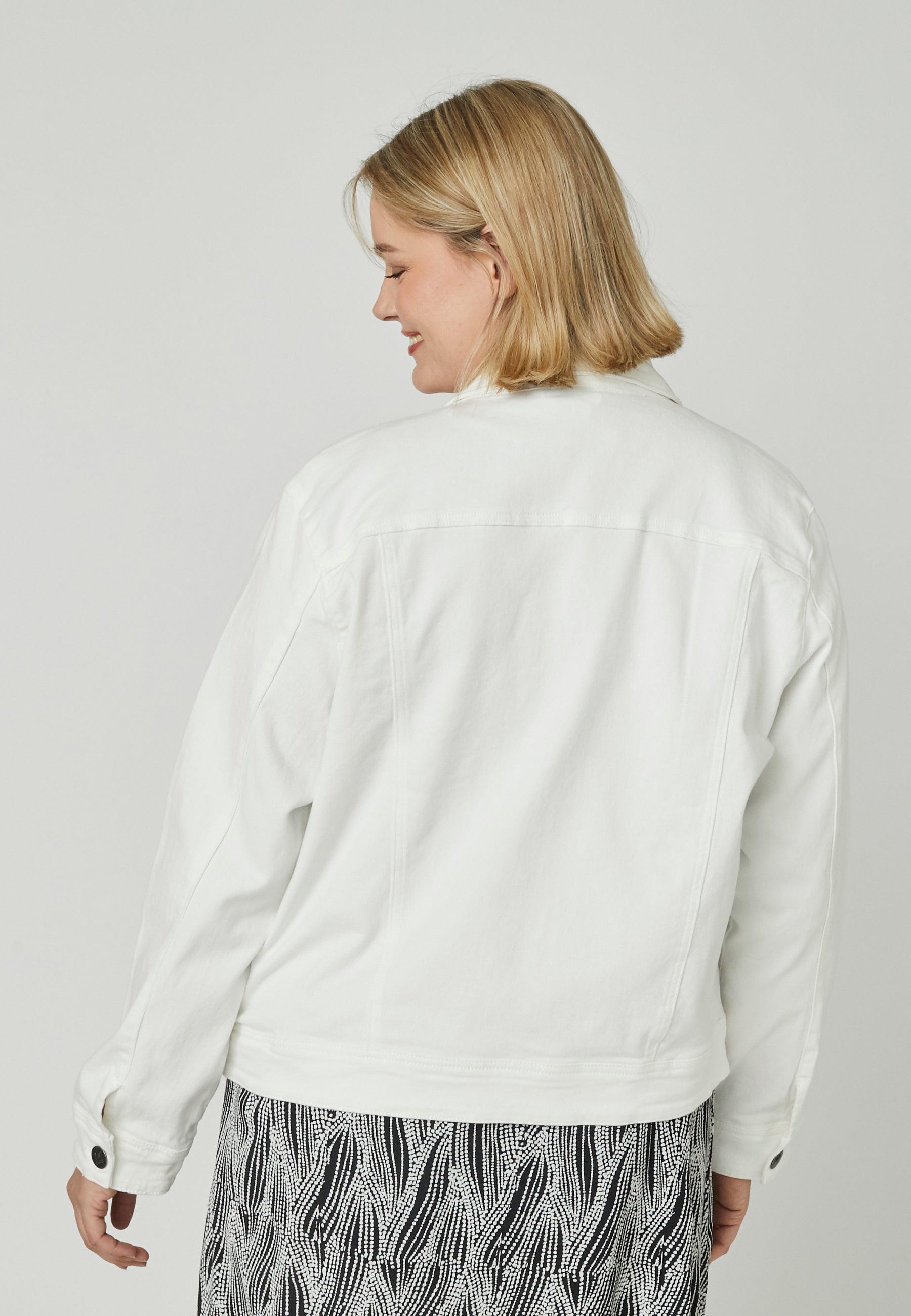 Adia ADComo Jakker 4101 White