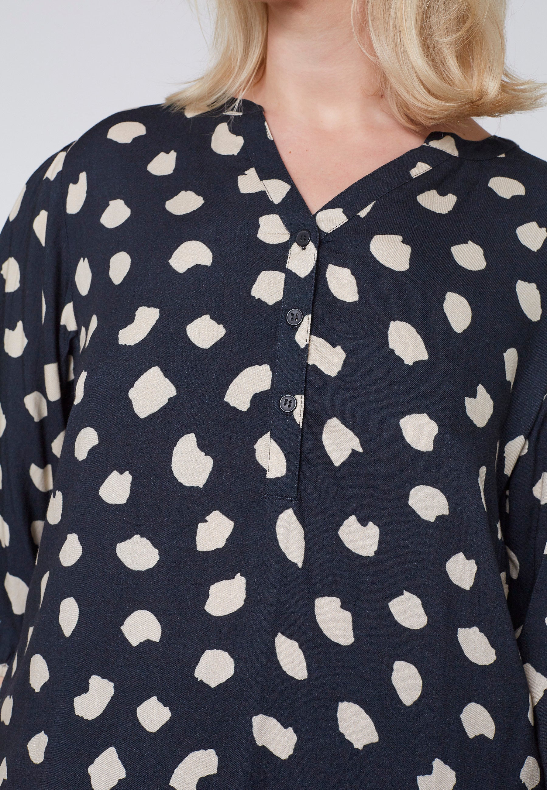 Adia ADRegisse Tunikaer