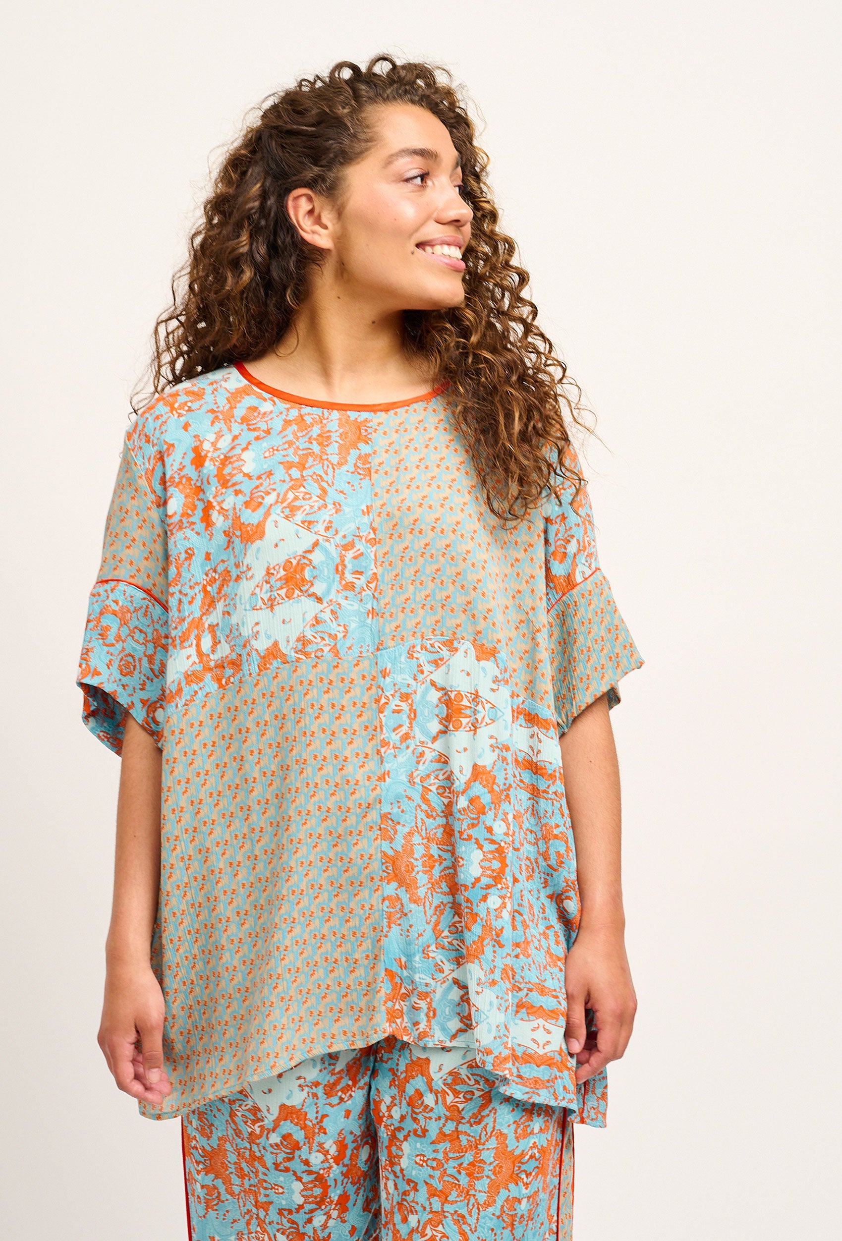 Adia ADSheila Bluser 4724 Dolphin Blue