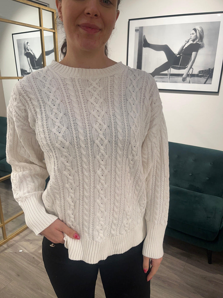 B. Castline white knit - 43 båret af kvinde.