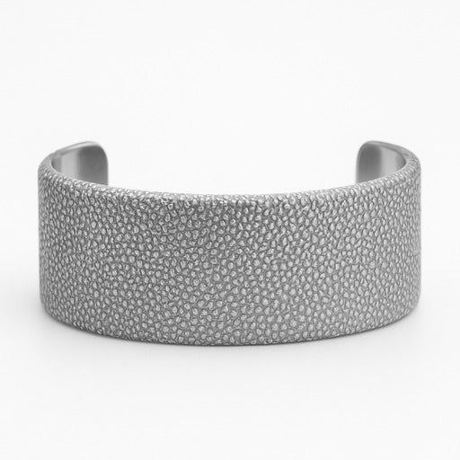 Dansk smykkekunst armbånd 7C5111-2, elegant og sofistikeret design.