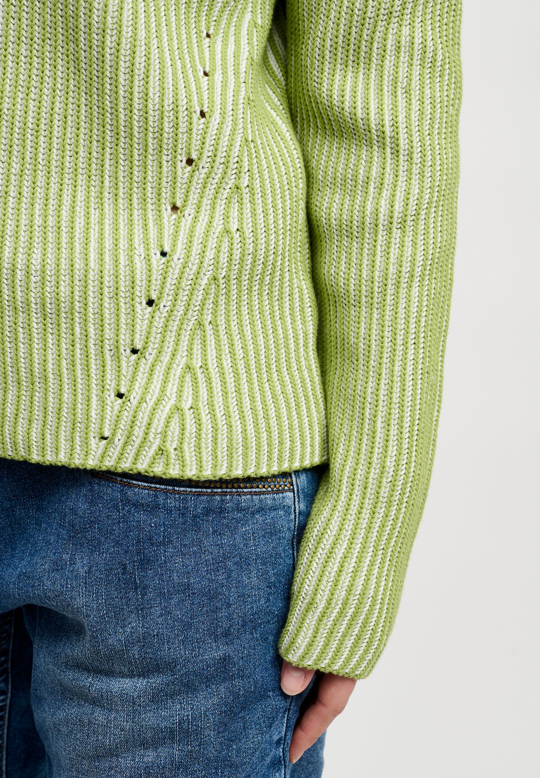 Lind Elly Knit Pullover 332 Apple