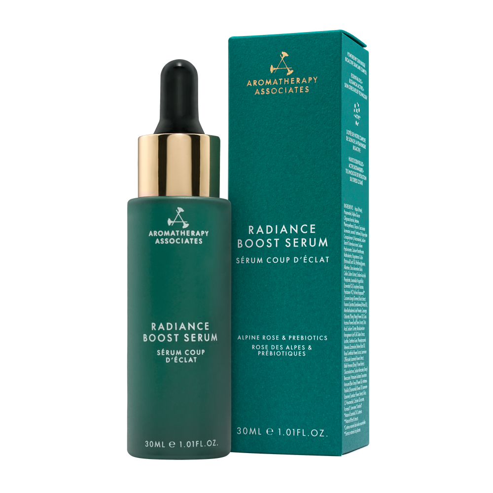 Aromatherapy Associates Radiance Boost Serum 30 ml med grøn låg.