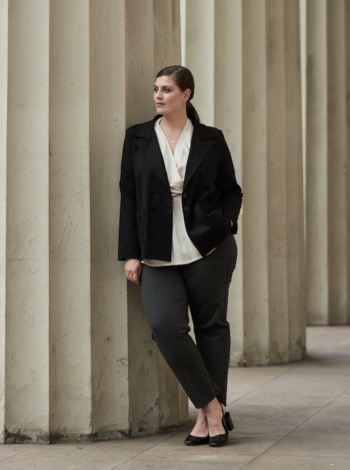 Carmen blazer i sort jersey - Damernes Outlet