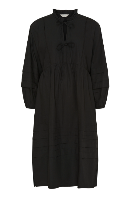 Femme Facon - MOLLY LS DRESS, sort kjole med hvid krave.