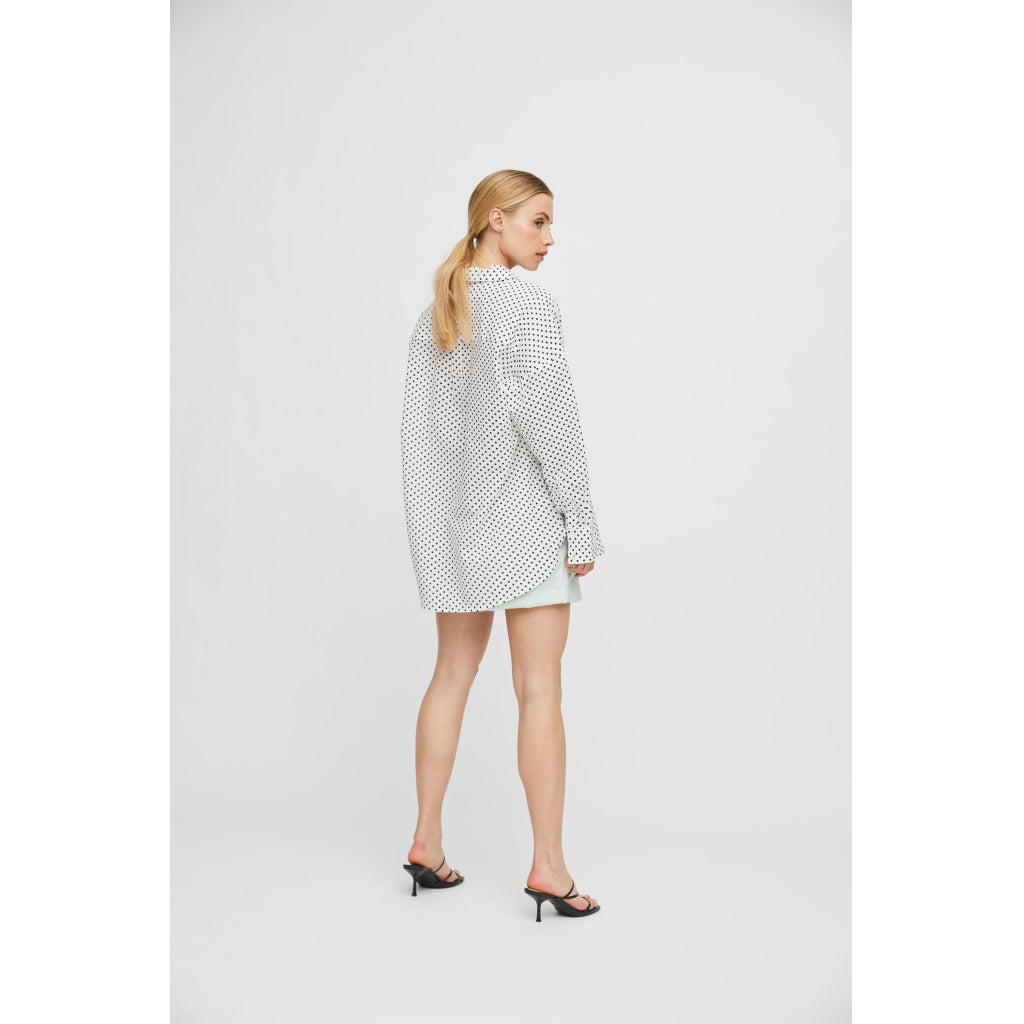 A-View Solva shirt Skjorter og bluser Off white with black dots