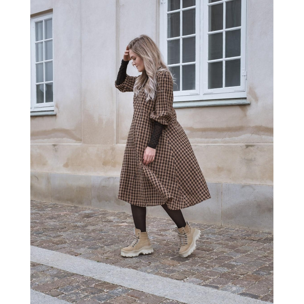 Neo Noir Tasia airy check dress Dress Camel