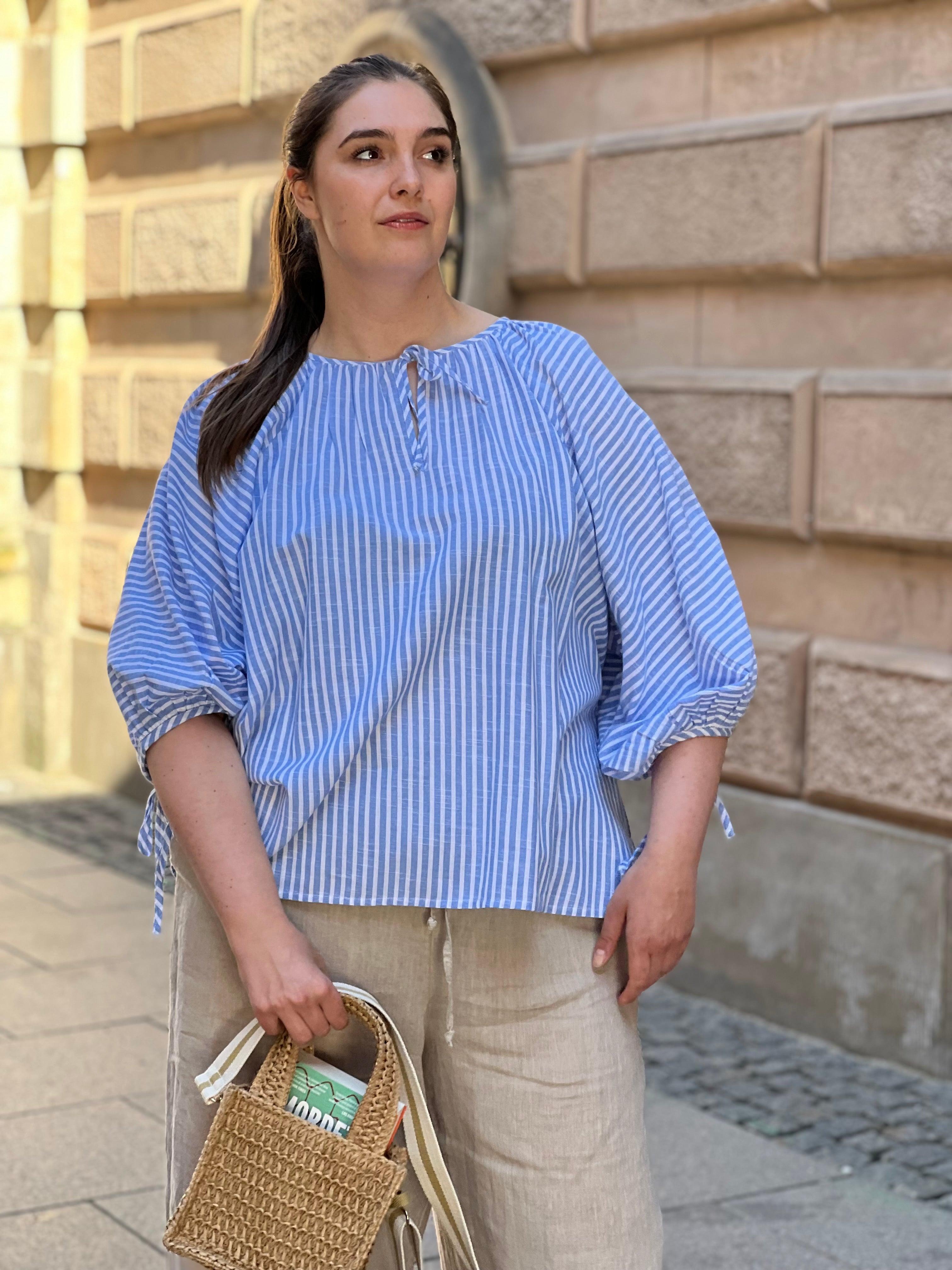 Mira bluse blåstribet bomuld - Damernes Outlet