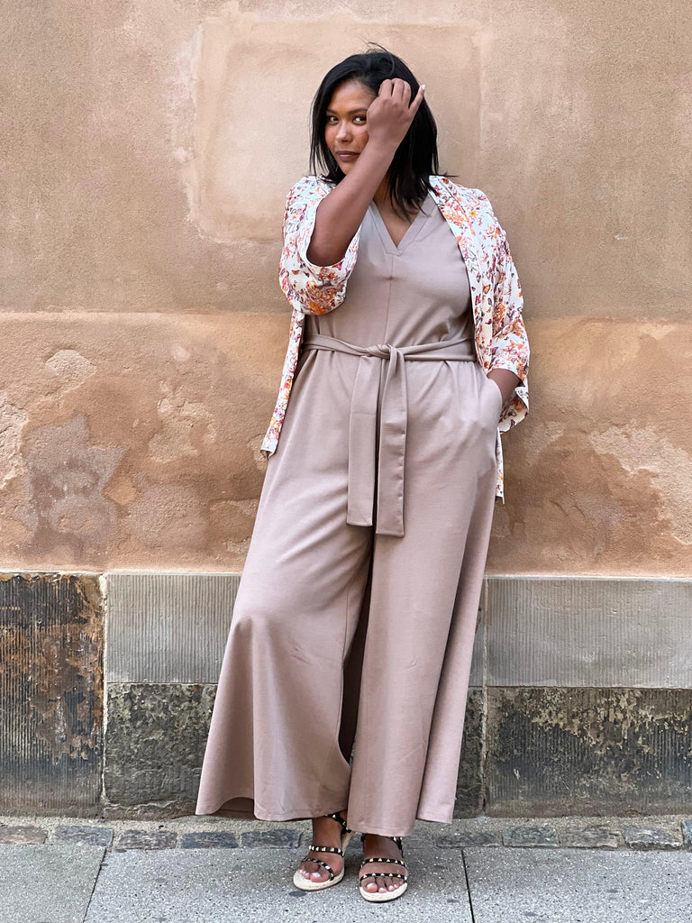Carla kimono i orange sommerfugleprint - Damernes Outlet
