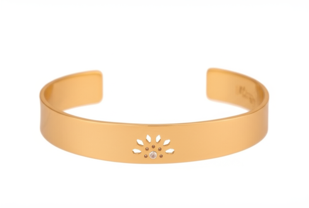Dansk Copenhagen armbånd 7C5332/31 med guldfinish og blomstermotiv.