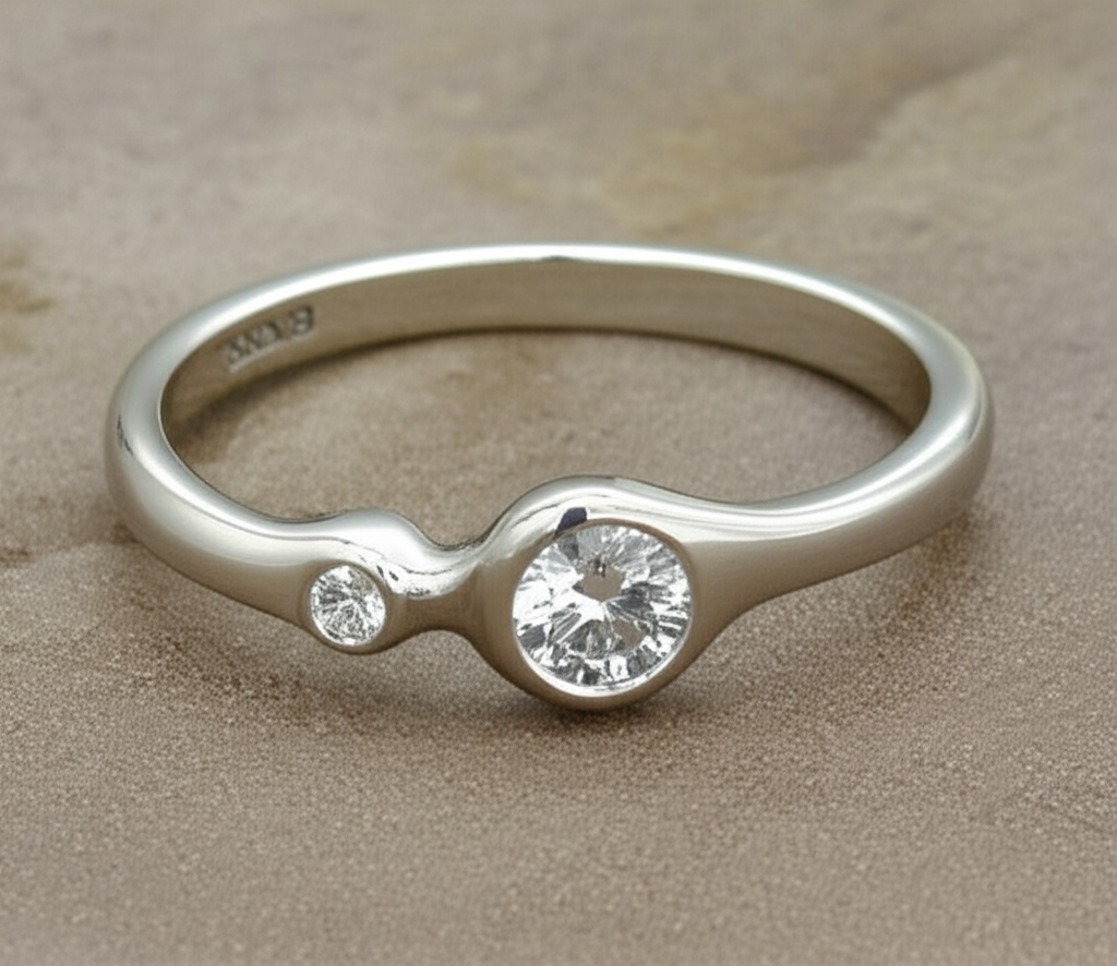 Dansk smykkekunst - ring - 1C1010, elegant og tidløs design.